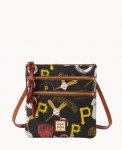 Dooney MLB Pirates N S Triple Zip Crossbody Pirates ID-hmvH89Km