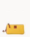 Dooney Pebble Grain Medium Wristlet Dandelion ID-4igSN6sR